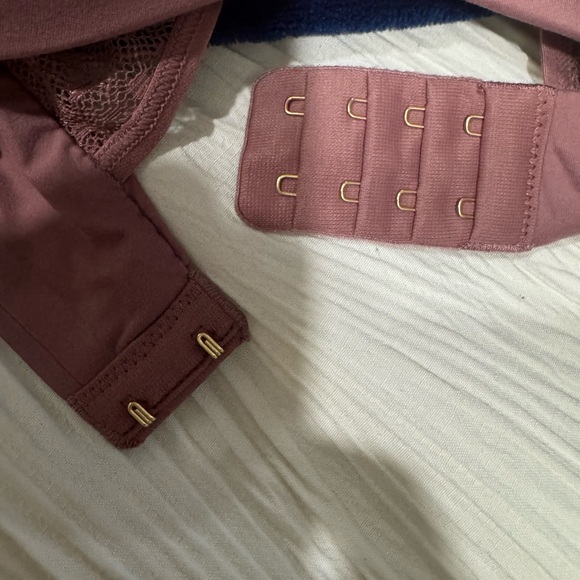 Victoria's Secret Mauve Bra - Picture 5 of 5